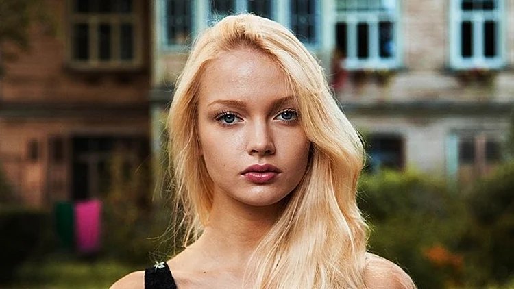 נשים יפות מסביב לעולם