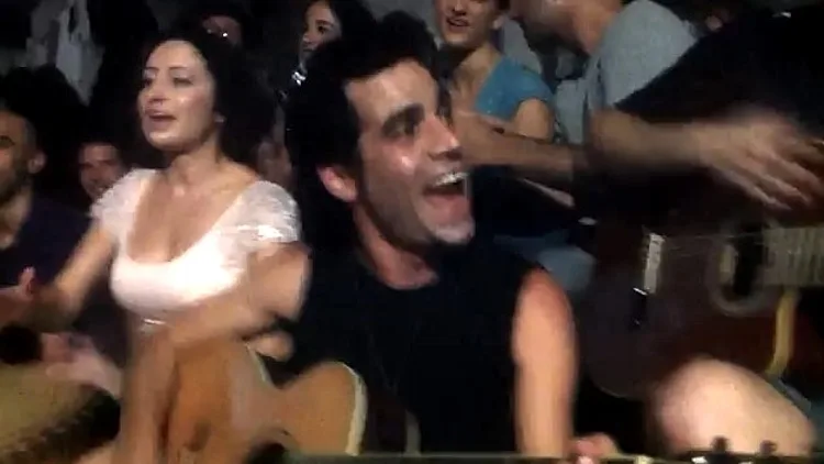 אביב גפן בשדרות רוטשילד