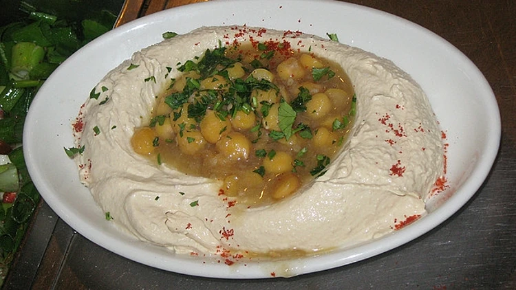 חומוס עם גרגירים