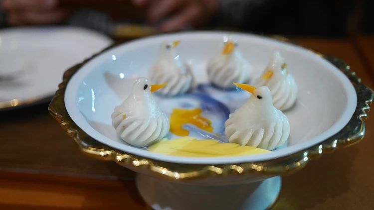 כיסוני לובסטר ובוטנים, ניטן תאי