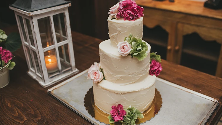 עוגת חתונה, נולה