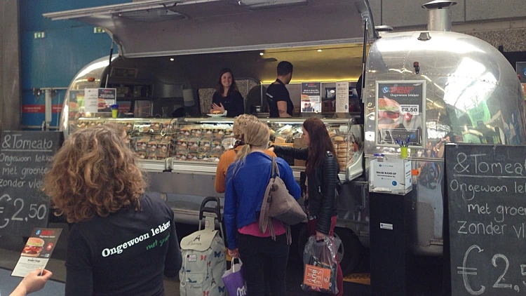 משאית האוכל של מושיק רוט