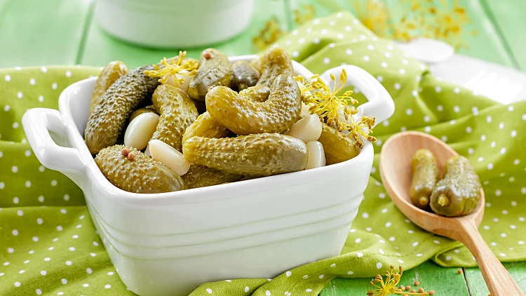 5 מאכלים שגורמים ליתושים לעקוץ אתכם