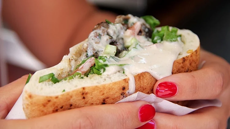 שוק הכרמל, פיתה עם קבב