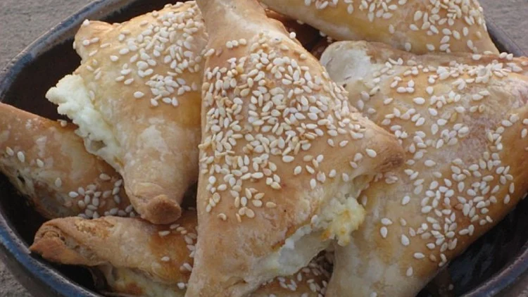 בורקס במילוי בשר - מתוך הבלוג בייגלה