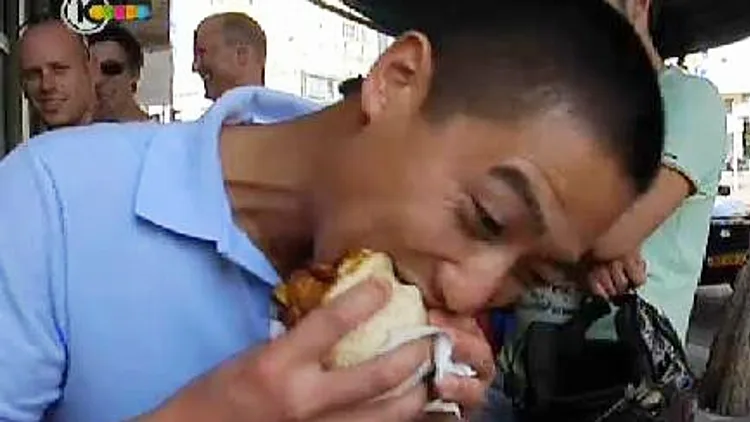 כתר האליפות עובר לת"א • סניף חדש לסביח של עובד