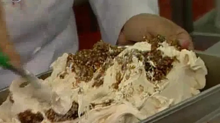 גלידה כשרה לפסח בטעמים מפתיעים במפעל גלידות בטירת הכרמל