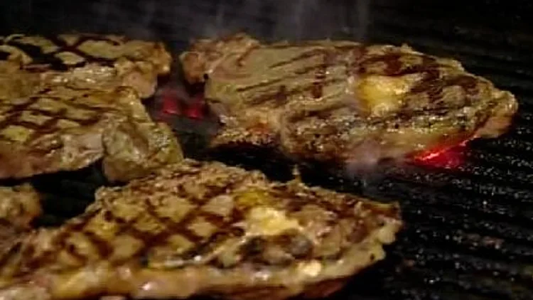 מחקר חדש: צריכה מרובה של בשר אדום עלולה לקצר את החיים