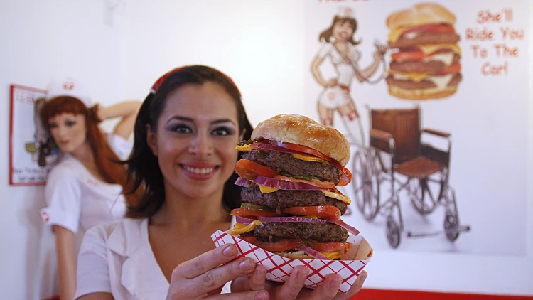 המבורגר ממסעדת Heart Attack Grill