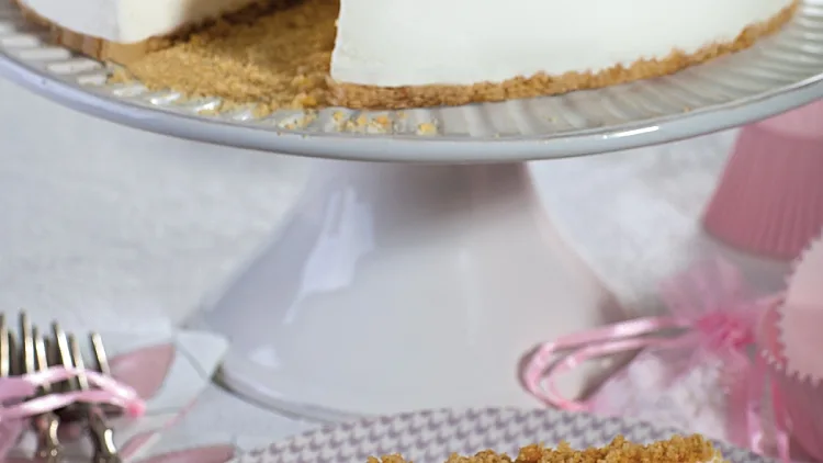 עוגת גבינה ופירורים ללא אפיה