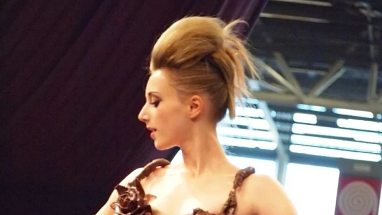 SALON DU CHOCOLAT - תצוגת אופנה על טהרת השוקולד