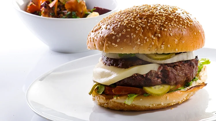 המבורגר מוצרלה רשת BBB