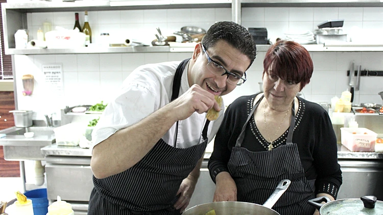 יואב בר עם אמא שלו