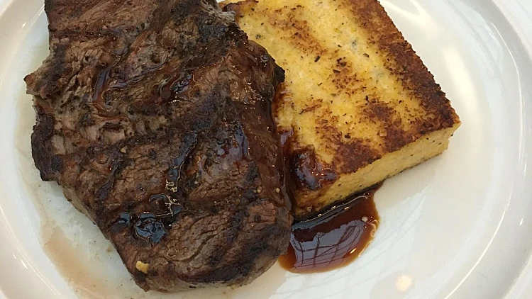 מי היה מאמין שנמצא את הסטייק הכי טעים בקניון?