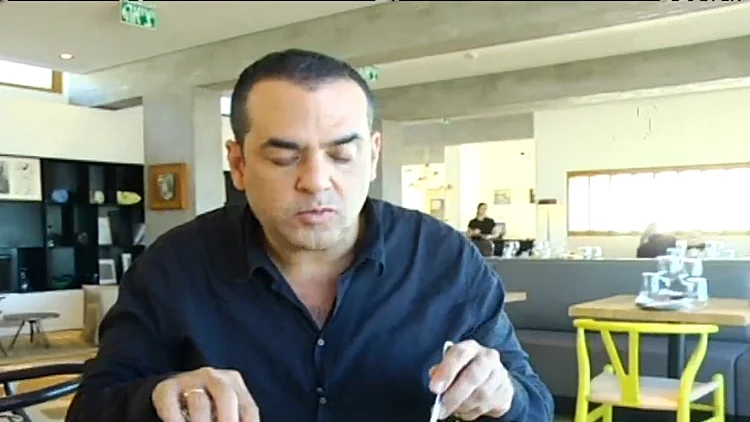 ניב גלבוע במסעדת אלמא