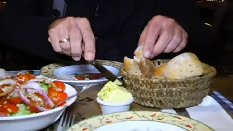 ניב גלבוע במרתף היינות בזכרון יעקב