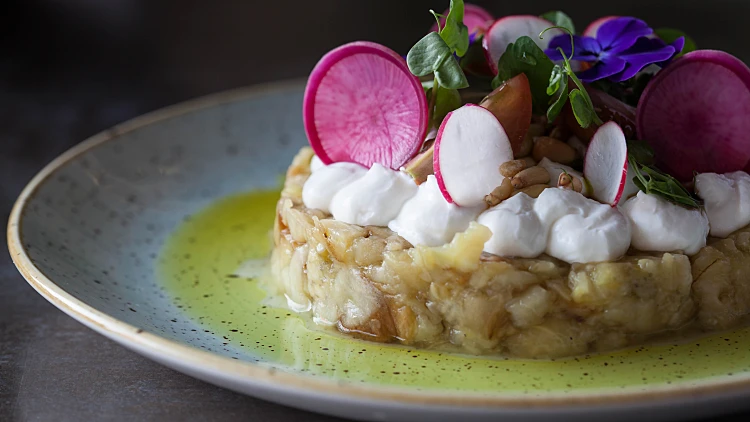 חציל השף, מסעדת עלה גפן