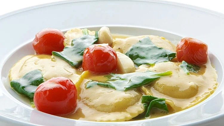 רביולי חציל וגבינות צאן, ביסטרו מצדה