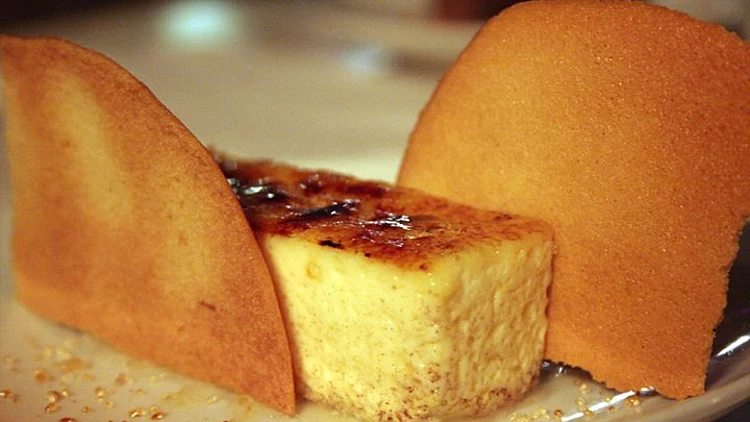 קרם קטלאן - מסעדת ויקי כריסטינה