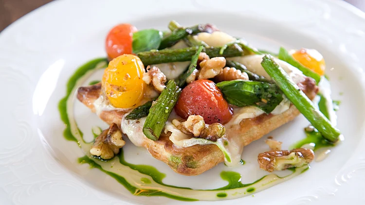 טארט ברי ואגוזי מלך- מסעדת ביסטרו 99