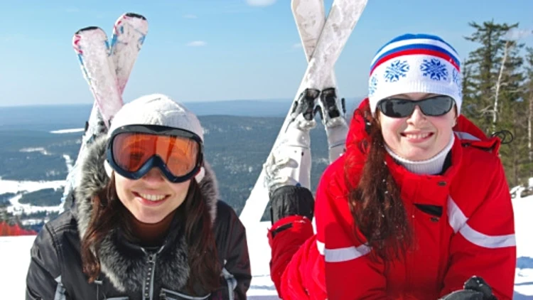 בחורות עושות סקי