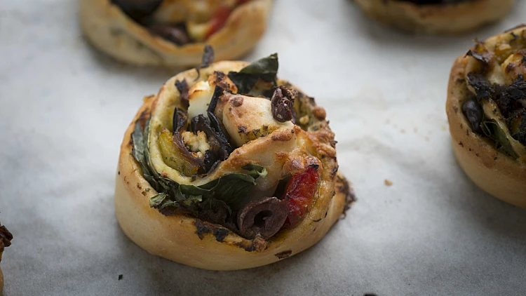 שבלולי גבינה וירקות