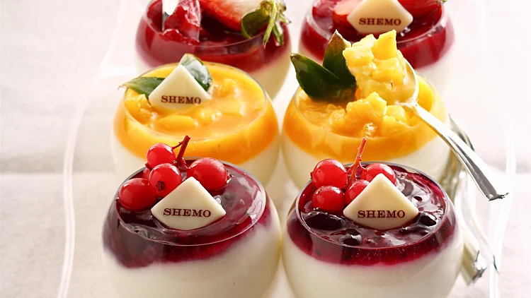 מוס גבינה בכוסיות אישיות של שמו