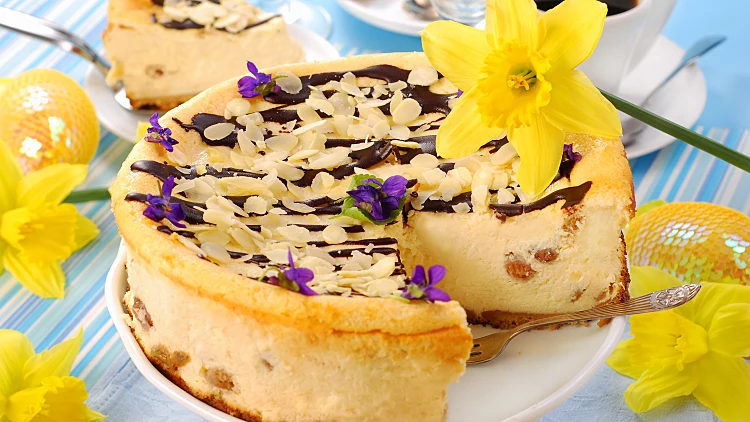 עוגת גבינה אפויה וצימוקים