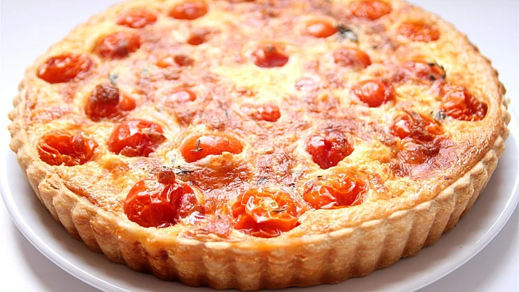 קיש עגבניות שרי ומוצרלה