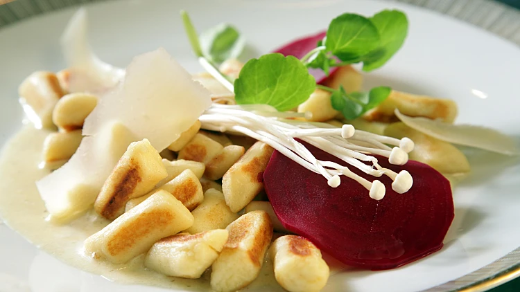 ניוקי פריזאי של מל ומישל - כתבת מתכוני שבועות חובק עולם