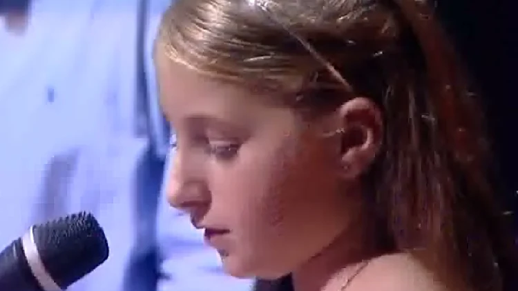 עמית קדוש, הילדה שניצחה את הסרטן, עם אביה בבת המצווה