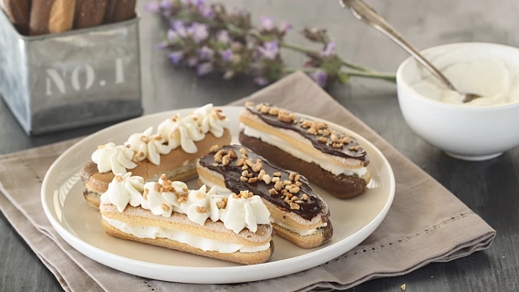 אקלר שוקו-וניל לעצלנים במלית קרם גבינה