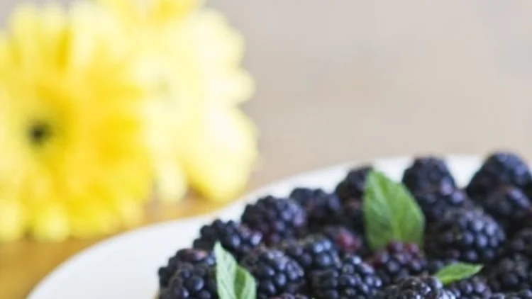 טארט פטל וקרם פסיפלורה