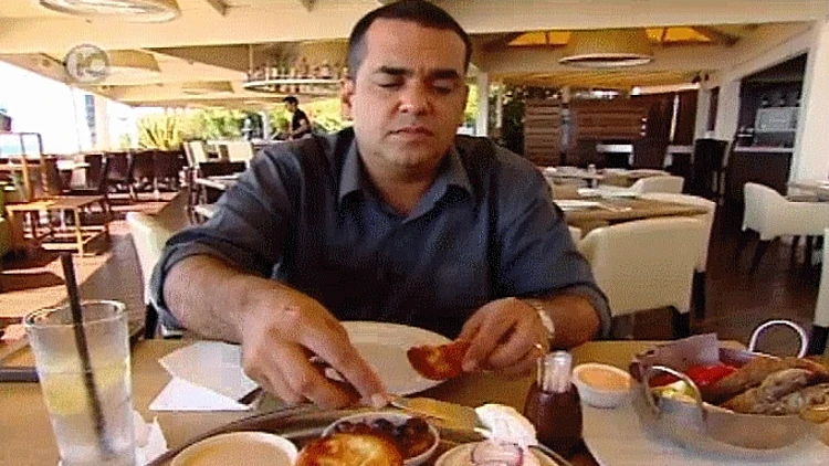 ניב גלבוע במסעדת גזוזטרה