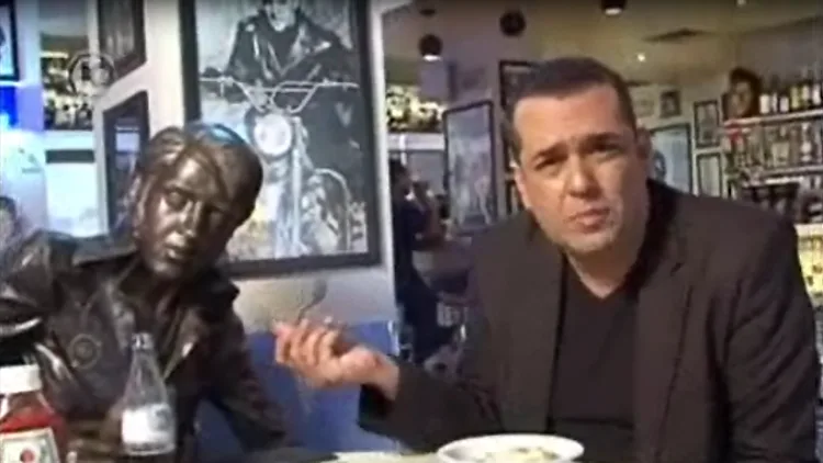 ניב גלבוע מבקר בפונדק אלביס