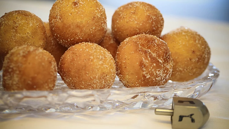 קלי קלות: מתכון לסופגניות קלילות בניחוח קינמון