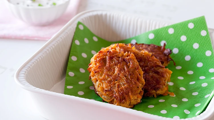 לביבות בטטה ברוטב שמנת ועירית