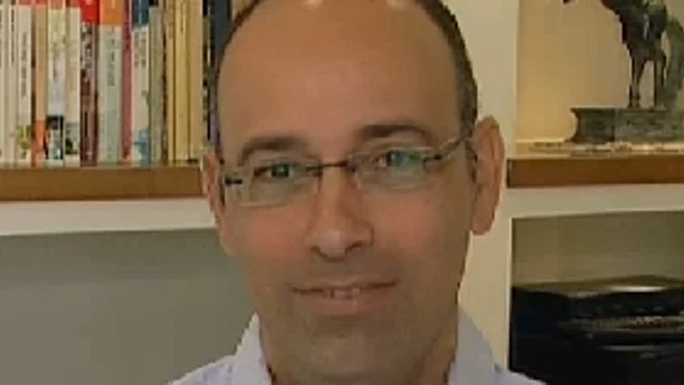 לשלשעבר החשב הכללי במשרד האוצר, תובע תביעה ייצוגית את תנובה