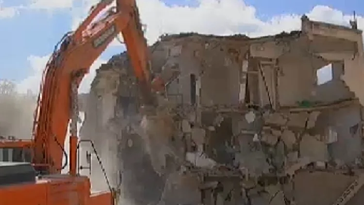 מבצע ההריסה של שכונת נווה שרת בתל אביב שבמקומה תקום שכונת גרין פארק