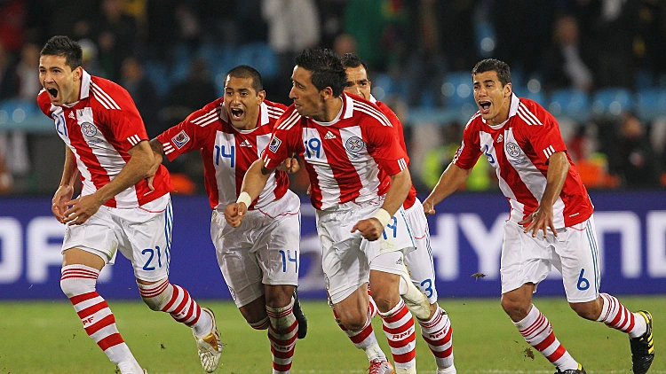 נבחרת פרגוואי חוגגת עלייה לרבע הגמר