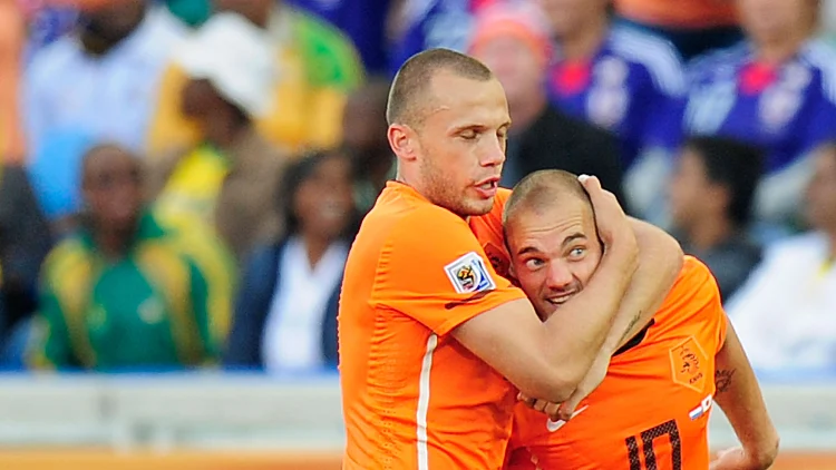 ווסלי סניידר וג'וני הייטינחה חוגגים שער במדי הולנד