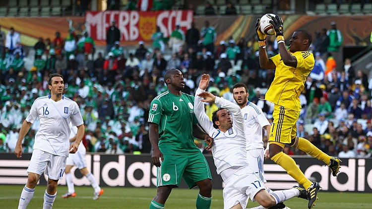 אניימה בזמן משחק מול יוון