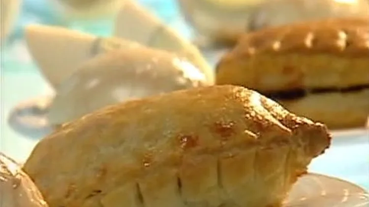 בורקס במילוי פטריות ובצל מטוגן