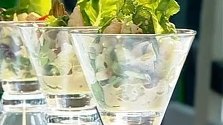 סלט עוף עם פומלה