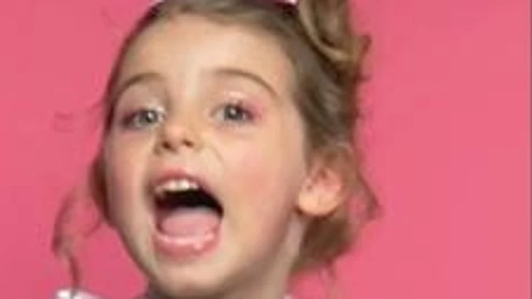 ילדה קטנה צועקת