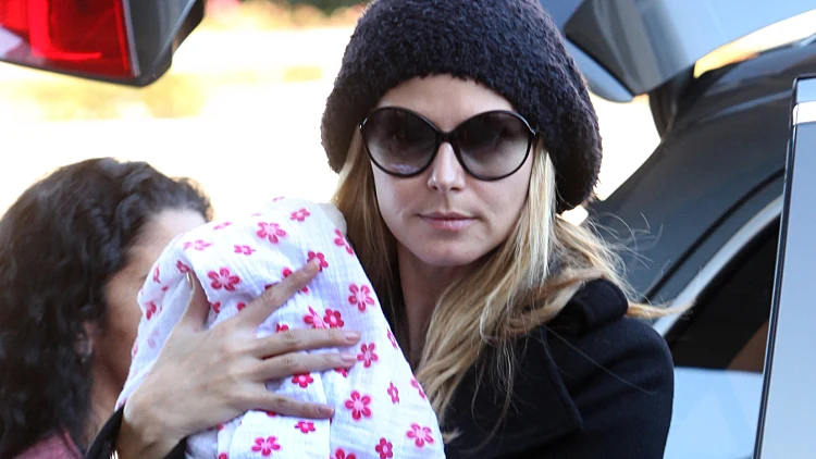 היידי קלום ושמיכת טטרה של adan & anais