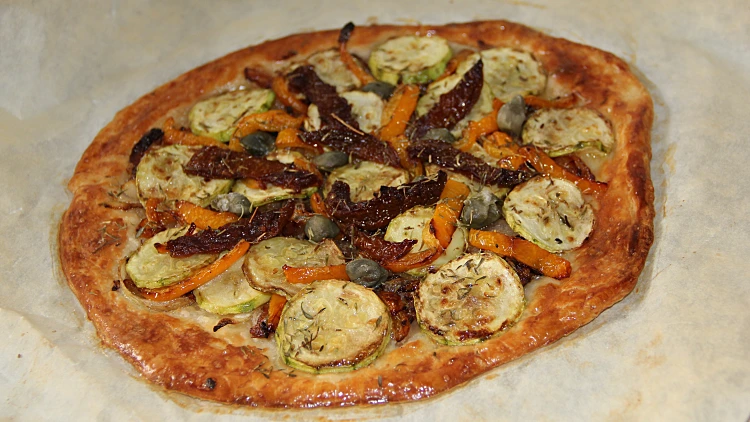 מאפה מלוואח בציפוי ירקות