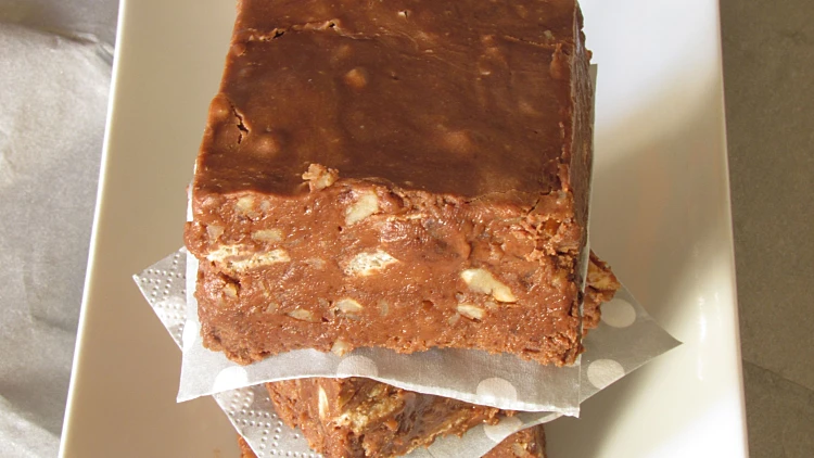 פאדג' שוקולד, מרשמלו, פקאן וחמוציות