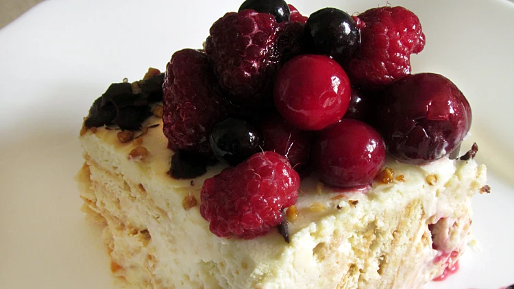 עוגת גבינה וביסקוויטים