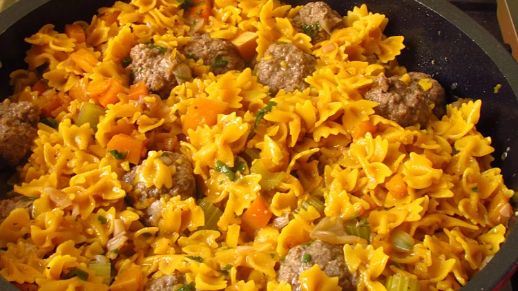 כדורי בשר עם פסטה